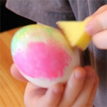 sponge coloring eggs